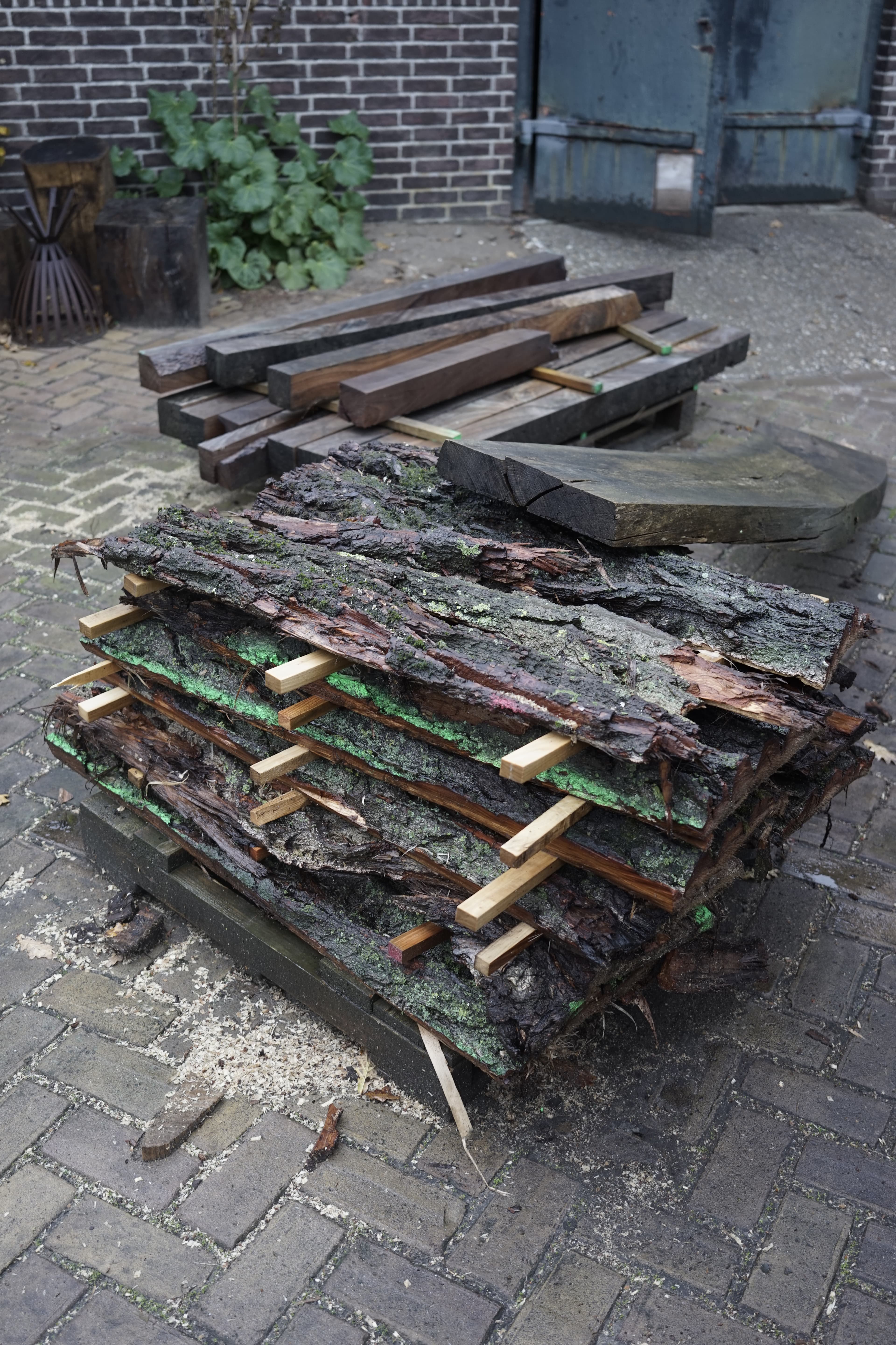 Layers of bark stacked upon eachother